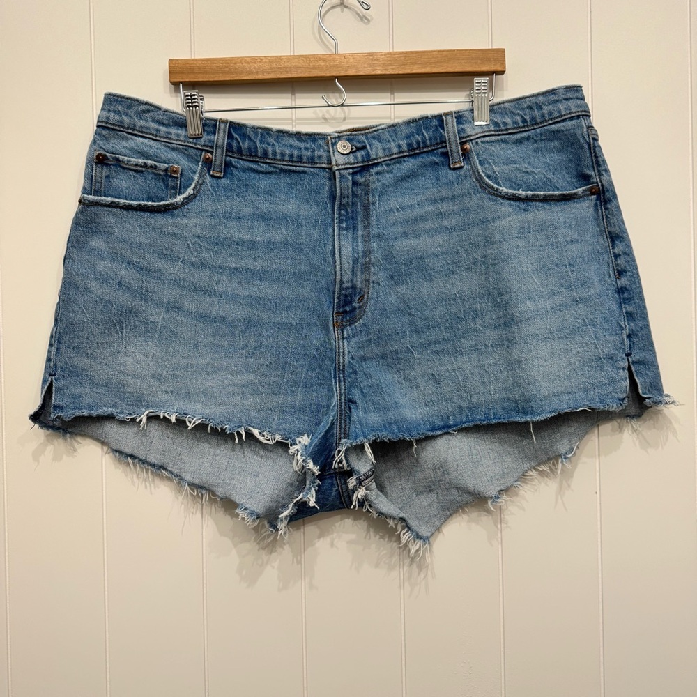 Abercrombie & Fitch Curve Love High Rise Mom Short Cutoff Denim Shorts 35 20
